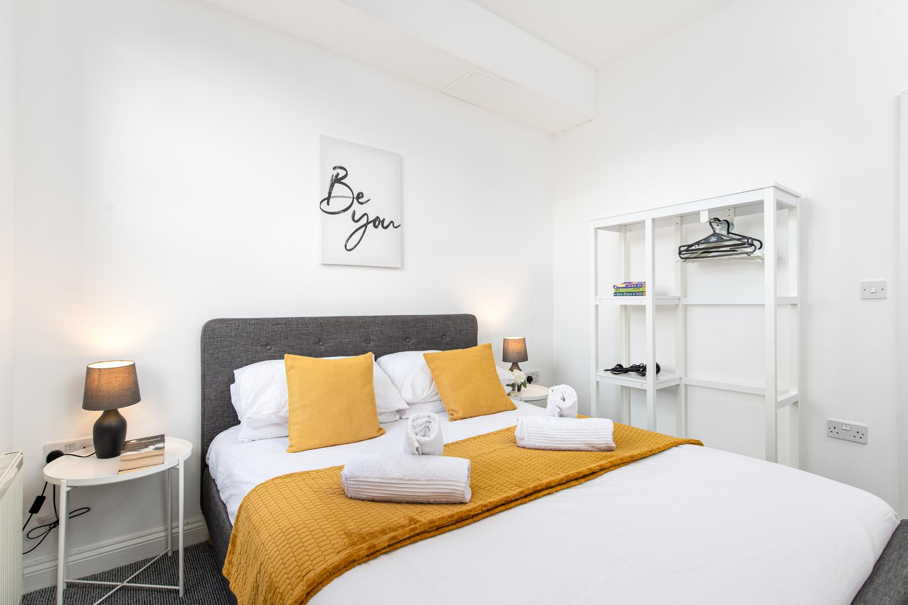 Large 1 bed Flat-Long Stays-By MatchstickStays6