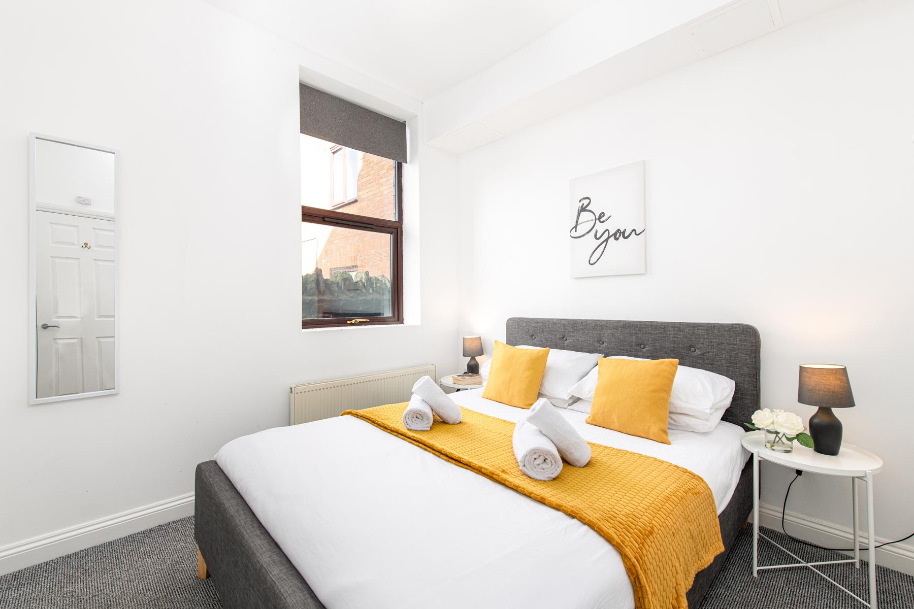 Large 1 bed Flat-Long Stays-By MatchstickStays5