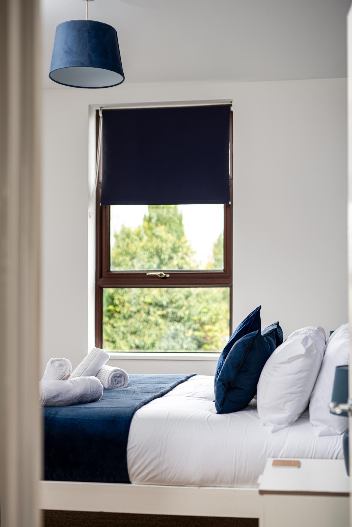 Spacious 2 bedroom flat by MatchstickStays4